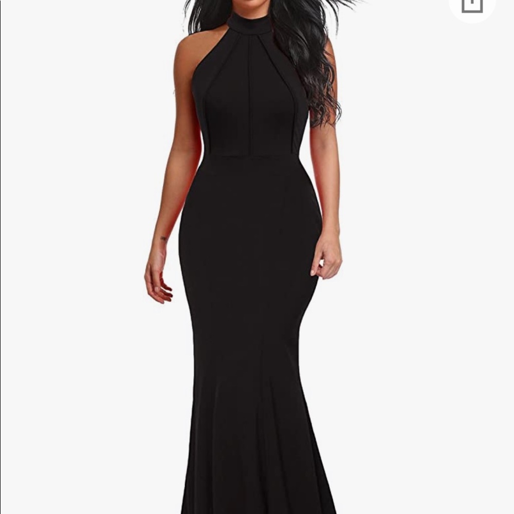 New With Tags! Berrydress Elegant chic halter neck sleeveless stretchy dress